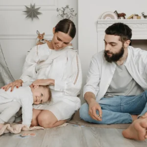 Porady niemowlęce z życia wzięte: jak przetrwać (i pokochać) pierwszy rok życia z maluchem.